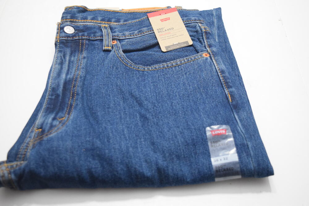NWT Levi's 559 Jeans Men's 38x30 Relaxed Straight Stretch Medium Wash 005590421